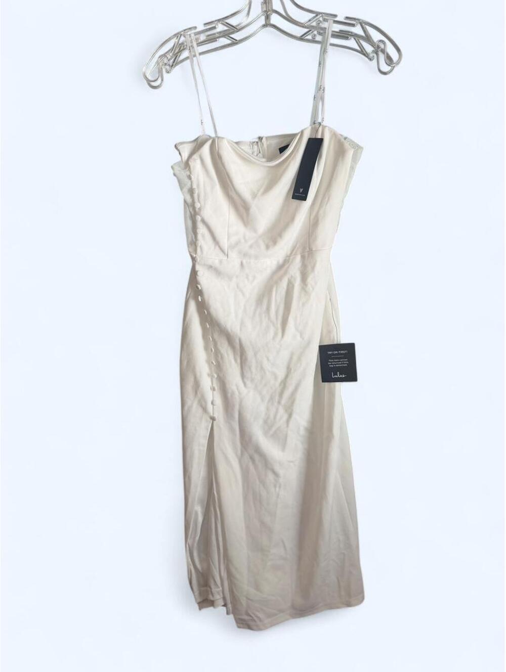 Lulus NWT DAMAGED